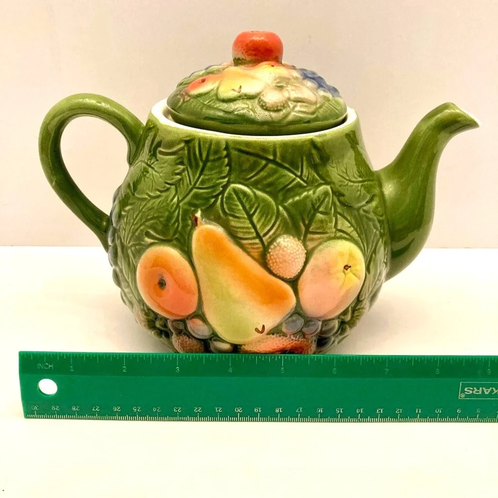 VTG What's Vincent Cadeaux Tea Pot Fruit 1980s Raised Majolica Style Ceramic‎